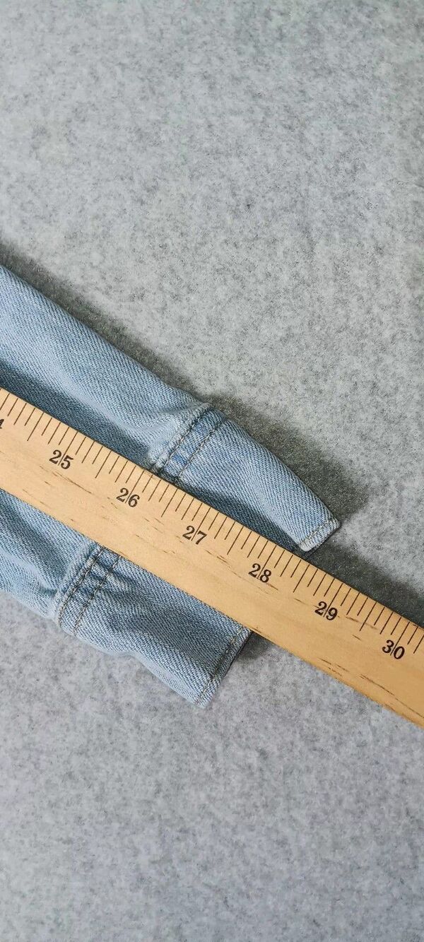 Universal Thread Snap Button Denim Trucker Western Shirt Size 4 Light Wash Boho - Picture 10 of 12
